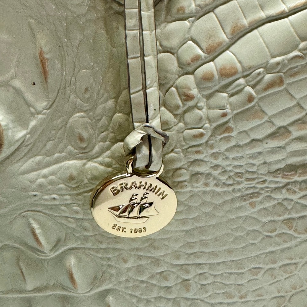 Elegant Brahmin Duxbury Cream Crocodile-Embossed Women's Bag - Picture 3 of 7